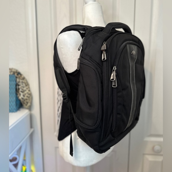 Samsonite Multi Compartments Computer Backpack (18in) - Picture 10 of 11